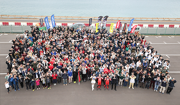 AOG 湘南里帰りミーティング 集合写真（写真は2024年のものです)