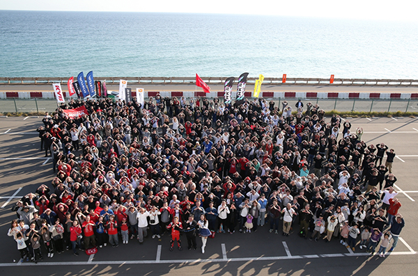 AOG 湘南里帰りミーティング 集合写真（写真は2024年のものです)