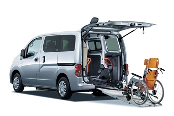 NV200バネット「チェアキャブ 車いす2名仕様」