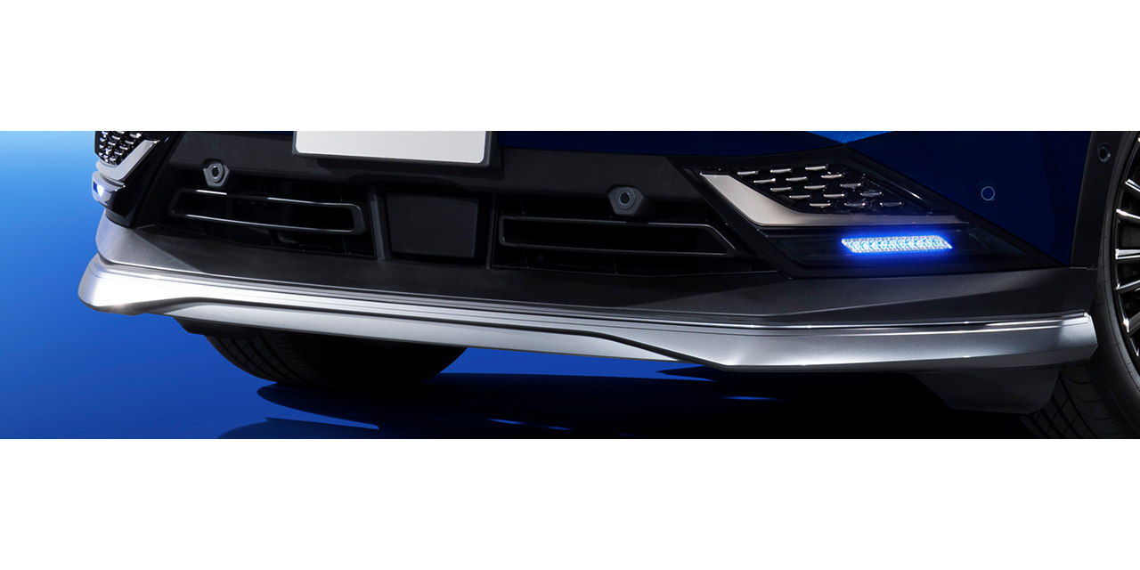 専用シグネチャーLED&フィニッシャー / 専用フロントプロテクター(メタル調フィニッシュ)
