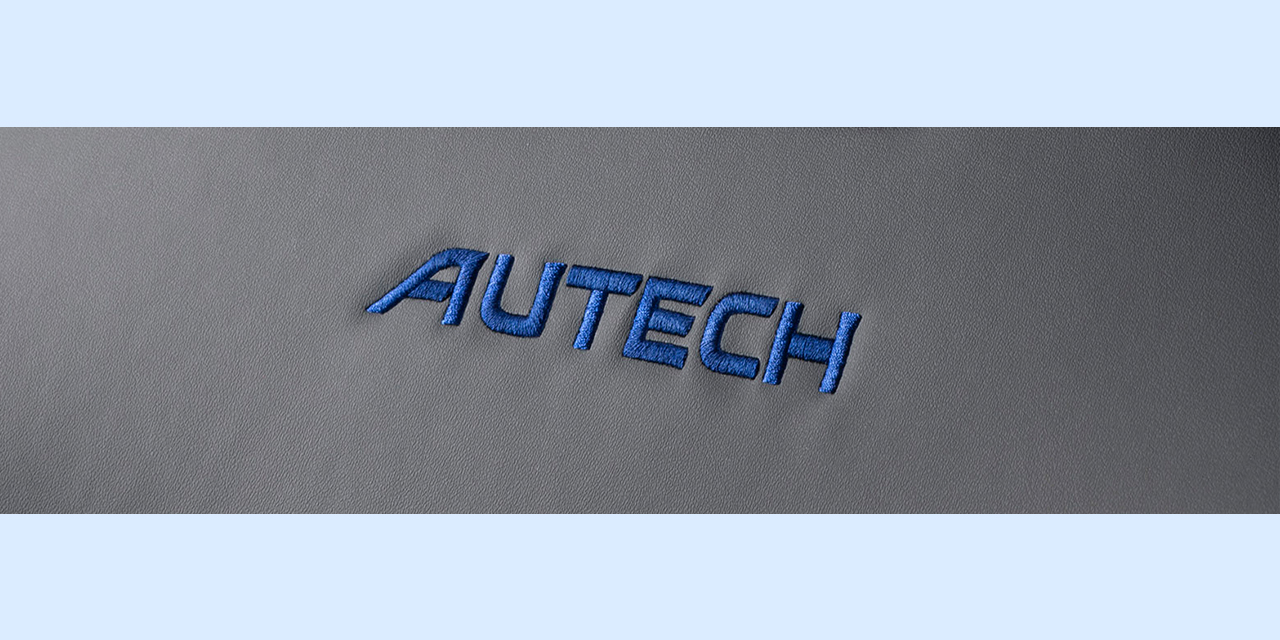 「AUTECH」刺繍(ブルーステッチ)