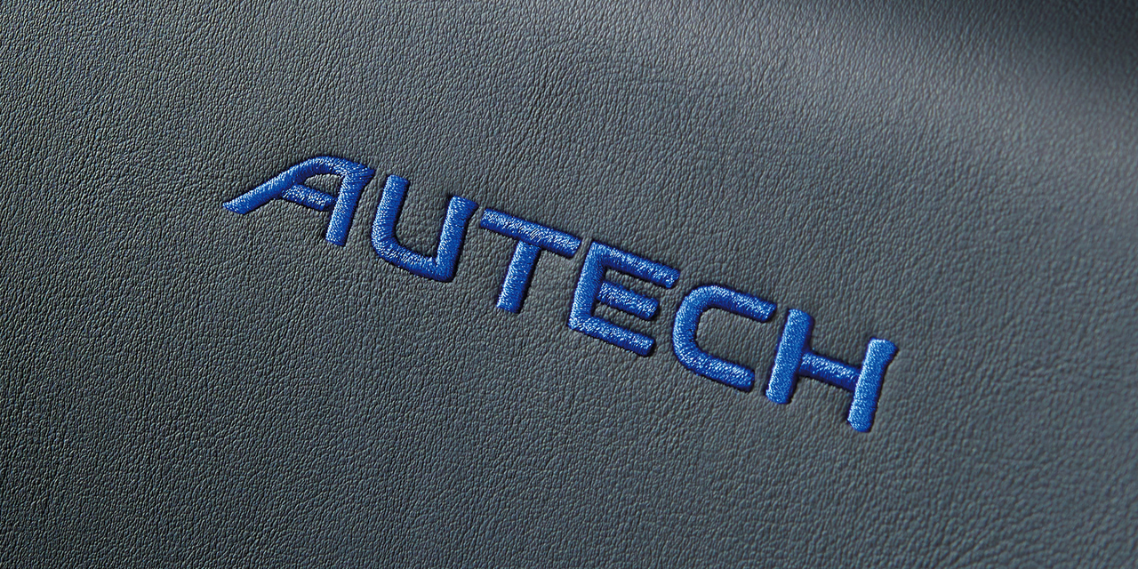 AUTECH専用インテリア ブラックレザレットシート「AUTECH」刺繍(ブルーステッチ)