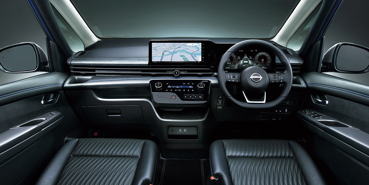 セレナ オーテック の専用インテリア ダッシュボード周りの画像