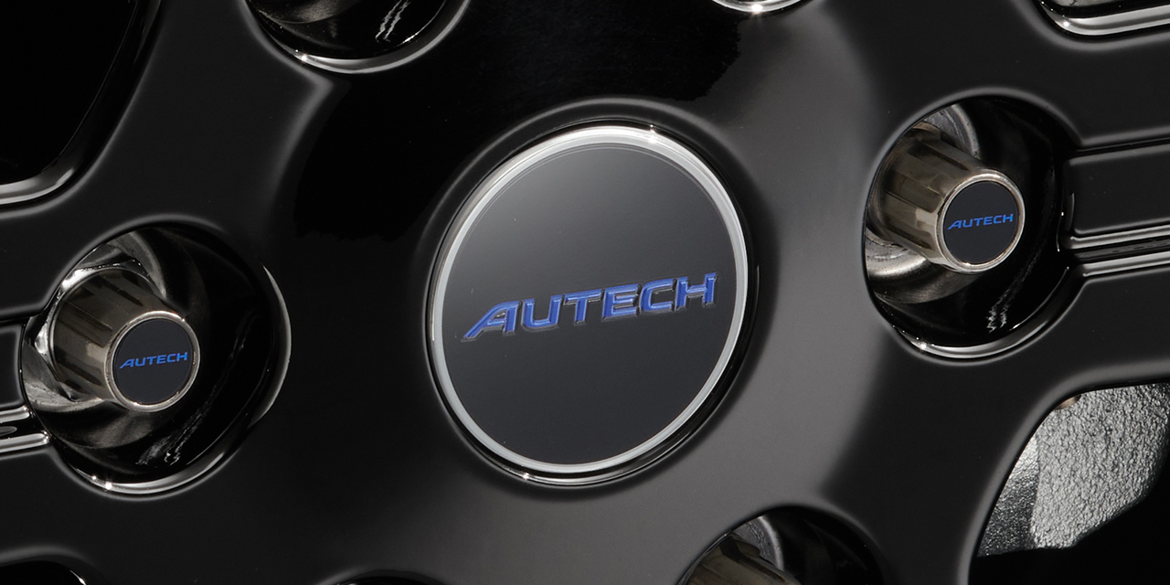 センターキャップエンブレム (ハイボスカル製、「AUTECH」ロゴ入り、4枚セット)