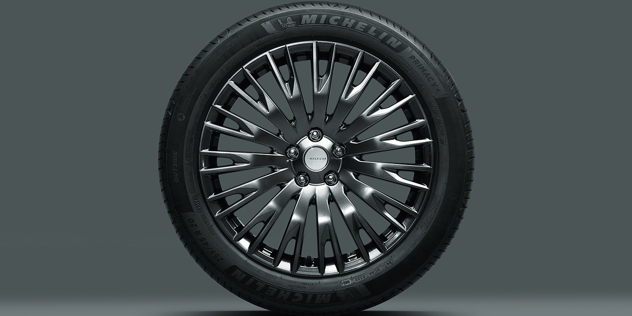 専用20インチアルミホイール(20x8J)、インセット45、P.C.D 114.3 (5穴) & 255/45 R20 101Vタイヤ (MICHELIN PRIMACY4)