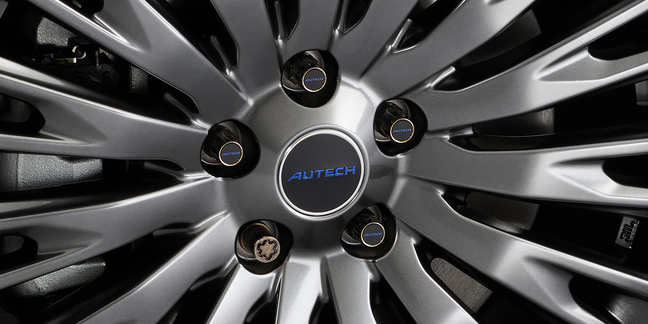 センターキャップエンブレム(ハイボスカル製､「AUTECH」ロゴ入り、4枚セット)