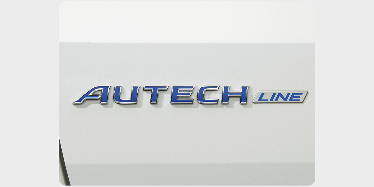専用AUTECH LINEエンブレム（リヤ）
