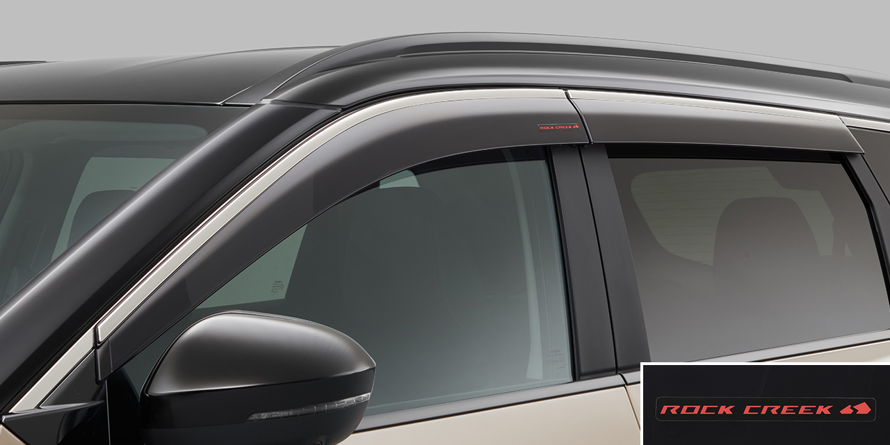 プラスチックバイザー(「ROCK CREEK」エンブレム付)